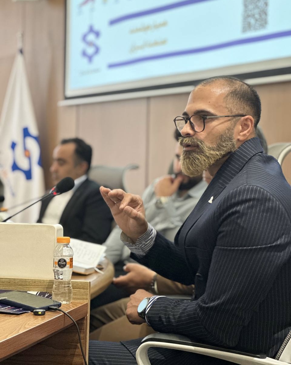 سخنرانی جناب اقای مهندس عابد، مدیر توسعه‌ی کسب و کار صنعت‌یار در همایش هم‌افزایی اصناف و معرفی پلتفرم ملی صنعت‌یار ایران