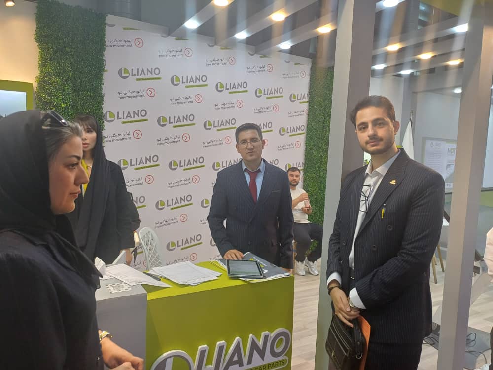 حضور تیم صنعت‌یار ایران در غرفه شرکت مارپیچ پرشین تبریز