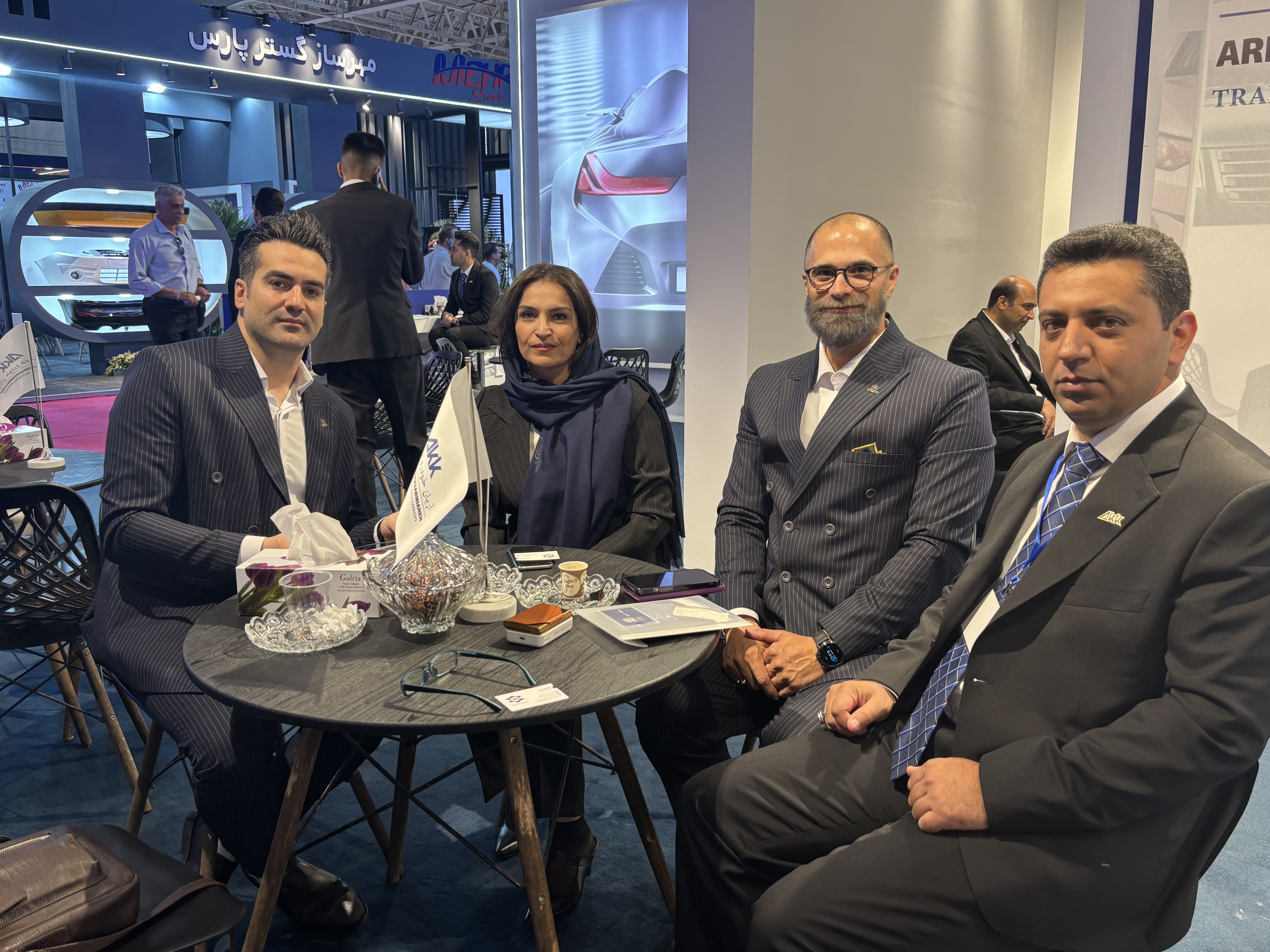حضور تیم صنعت‌یار ایران در غرفه شرکت آریان خودرو خاورمیانه